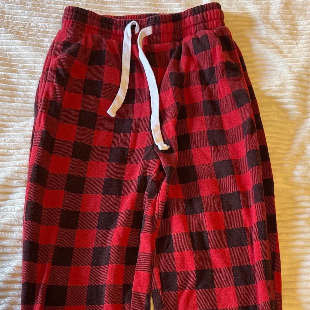 Women’s XS Red and Black Plaid Lounge Pants with pockets, so cute!!